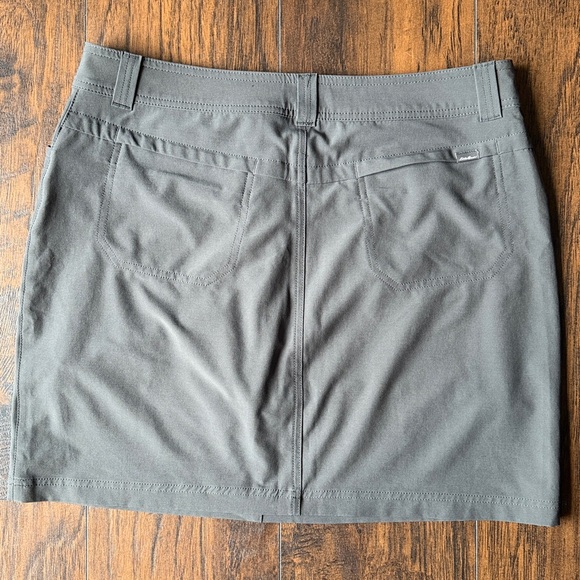 Eddie Bauer Golf-Hiking Skort Size 10 (T3) - Picture 2 of 5